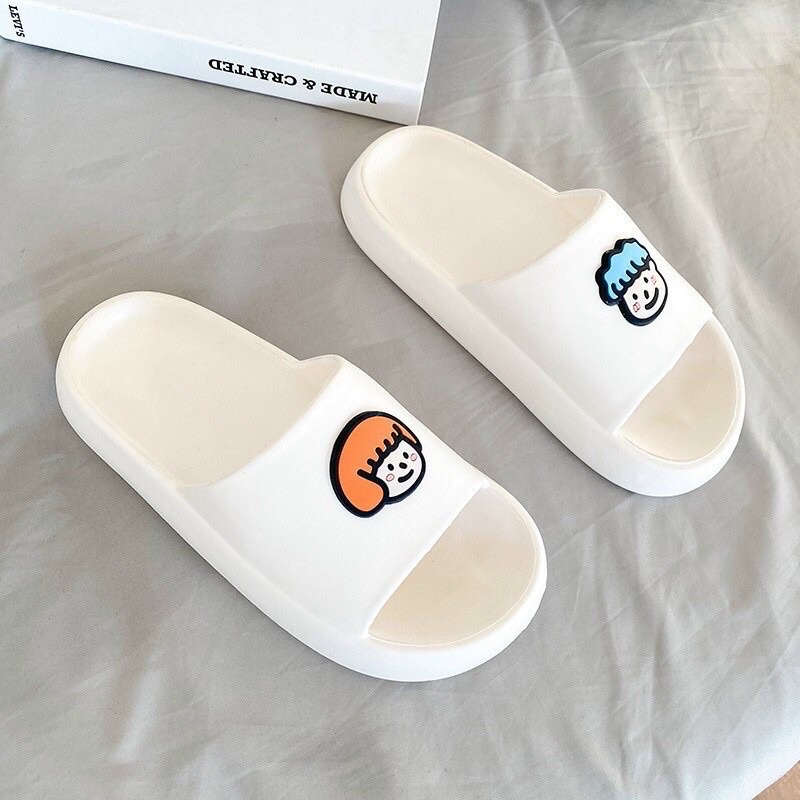 Dép bánh mì đế cao su cực nhẹ có mặt người trên dép 2 màu đen,trắng