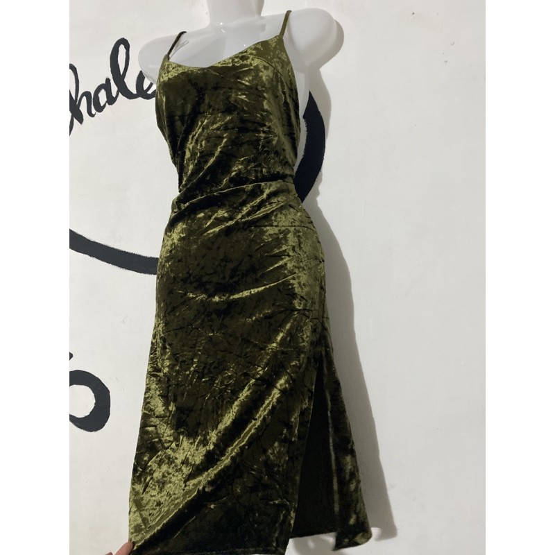 ANH LÝ TỦ ĐỒ: ĐẦM NHUNG HAI DÂY XANH RÊU XẺ ĐÙI TRÁI SIZE L