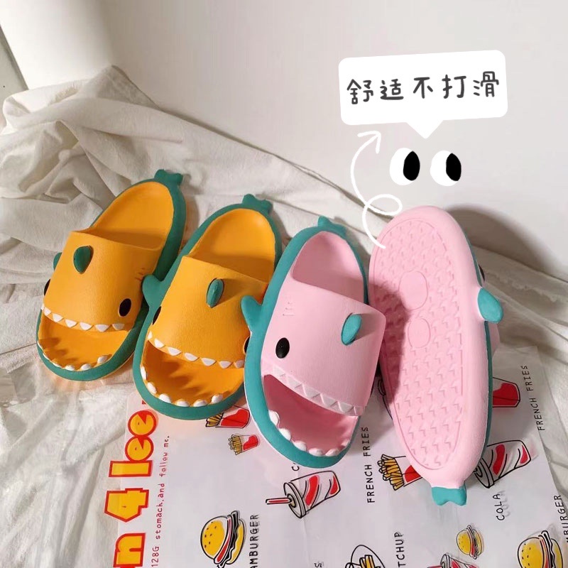 Dép Lê EVA Đế Mềm Chống Trượt Chống Mòn Hình Cá Mập Dễ Thương Cho Bé