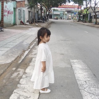 Đầm maxi trắng cho bé