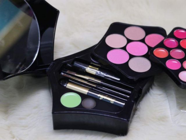 Set trang điểm Starlet Palette Douglas nội địa Đức | BigBuy360 - bigbuy360.vn