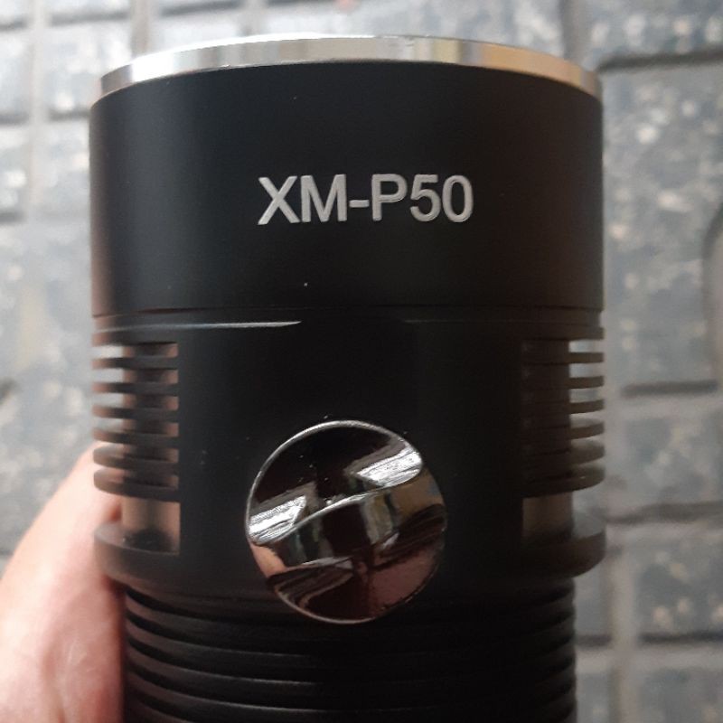 Đèn Pin Siêu Sáng 3 Bóng LED XMP-50 ULTRAFIRE Q8