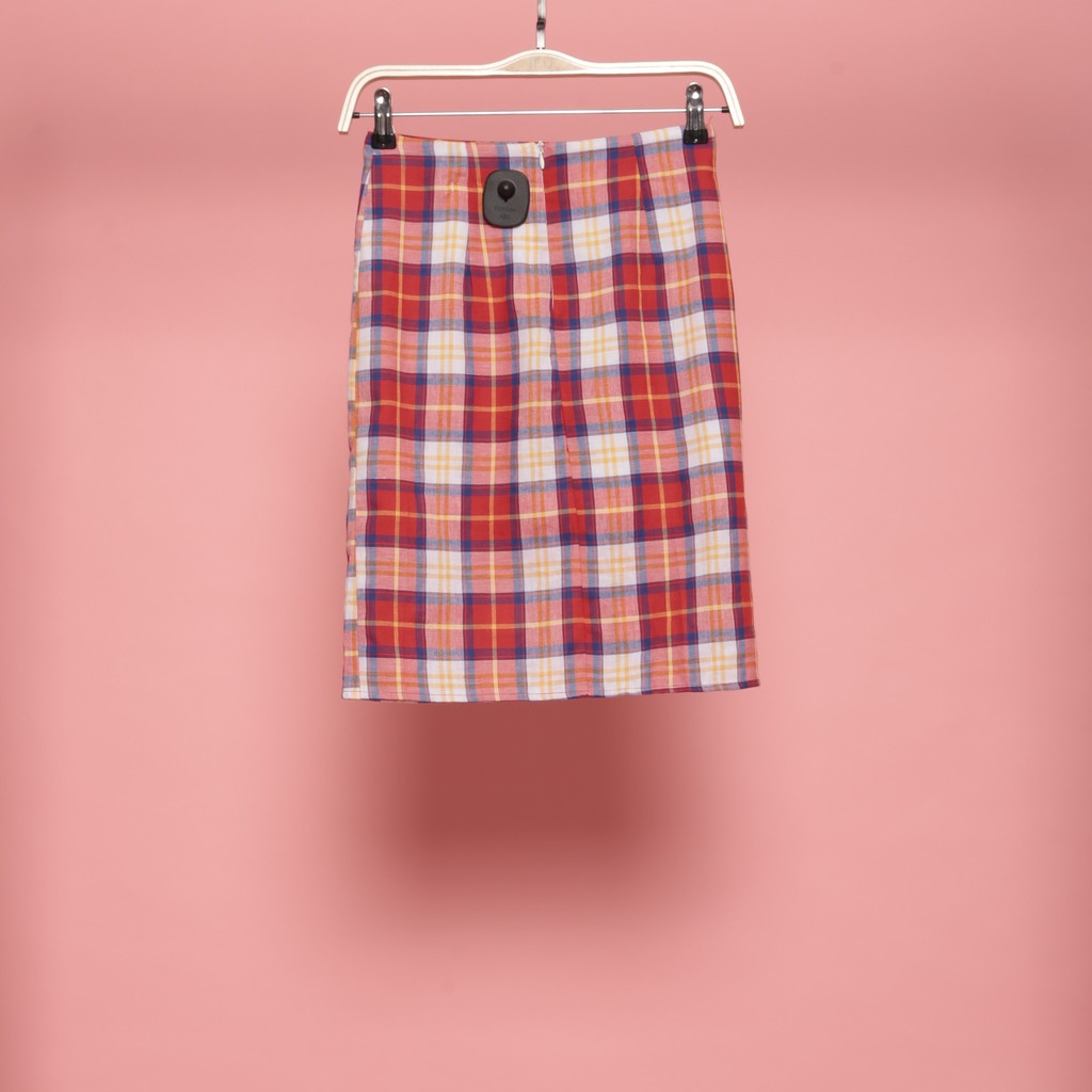 [Mã FASHIONIFU200 giảm 0.4 đơn 449k] Chân váy ôm kẻ phối nơ xếp IFU 2474 xanh đỏ | BigBuy360 - bigbuy360.vn