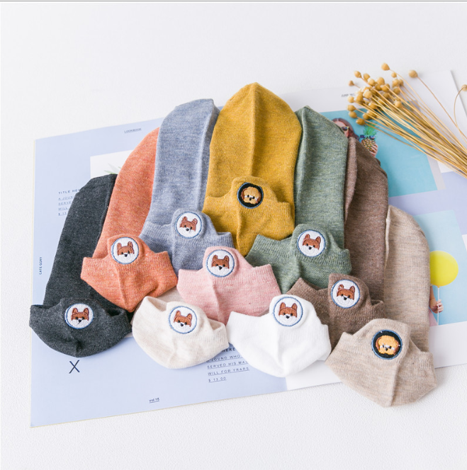 Tất vớ cổ ngắn nữ thêu họa tiết cún gấu