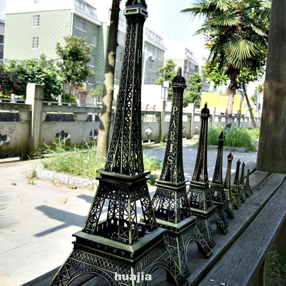 Tháp Eiffel Trang Trí Phòng Khách Độc Đáo