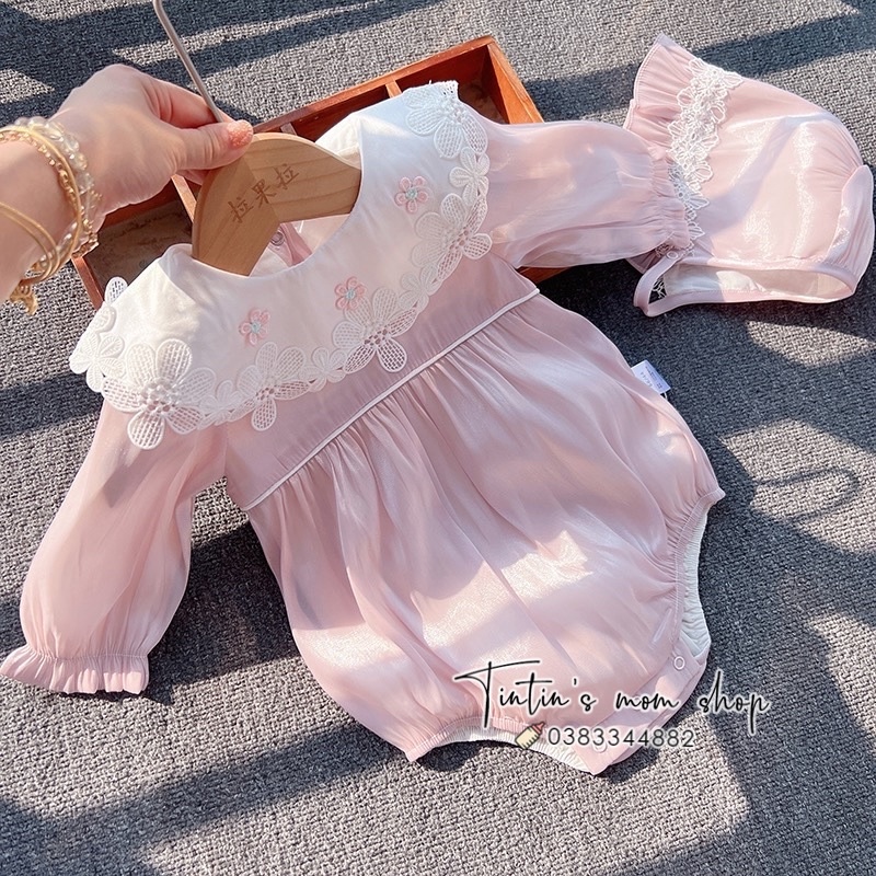 Sét body chíp đầy tháng/ thôi nôi dài tay cổ ren hoa kèm mũ Vlinder cho bé gái