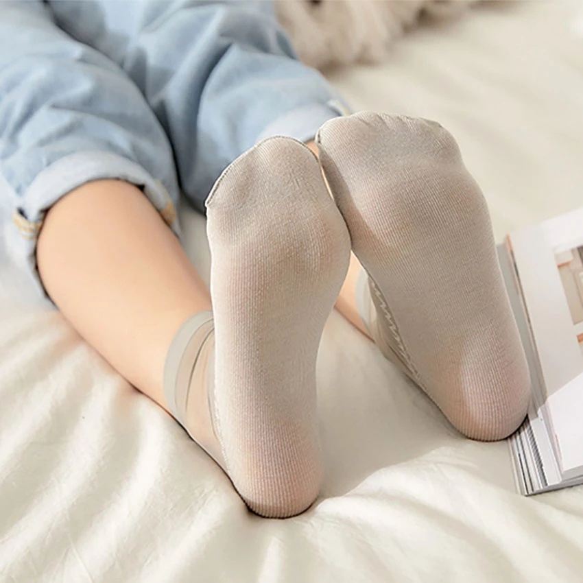1 Đôi Vớ Cổ Thấp Vải Nhung Lụa Trong Suốt Thoáng Khí Chống Trượt Thời Trang Mùa Hè Cho Nữ