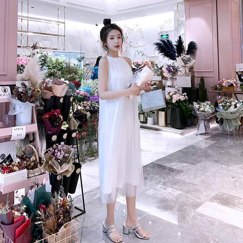 Váy hai dây thời trang phù hợp với cô gái mùa hè mới 2021 | BigBuy360 - bigbuy360.vn