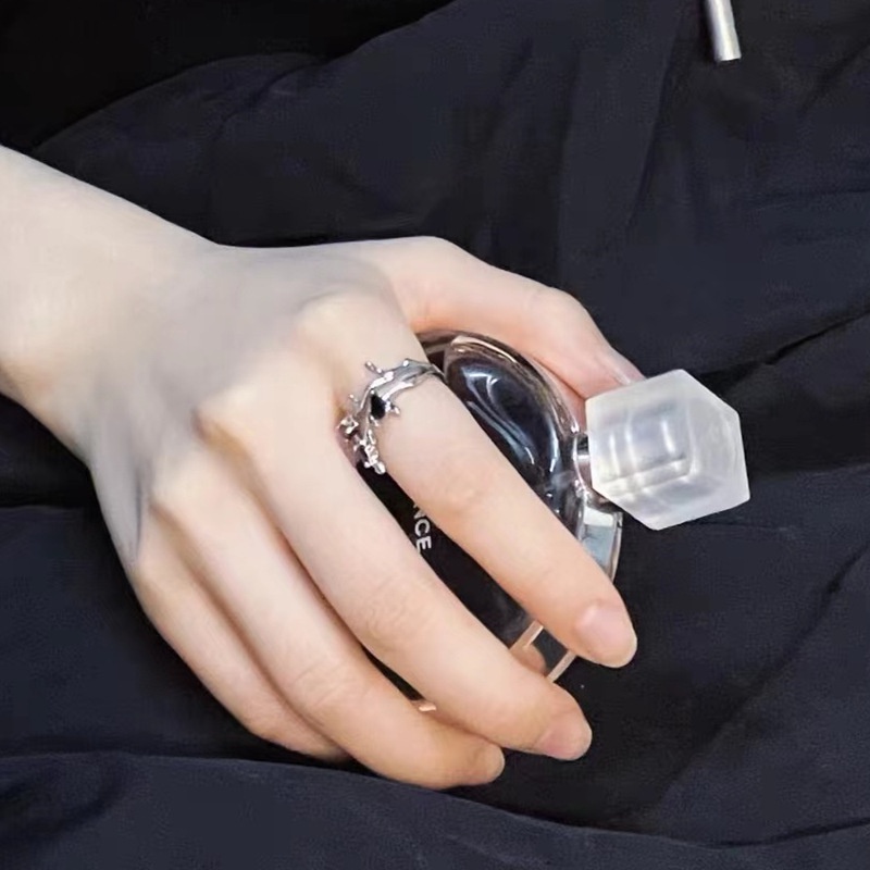Nhẫn Hở Hình Hoa Màu Đen Phong Cách Hàn Quốc Dễ Điều Chỉnh Thời Trang Cho Nữ