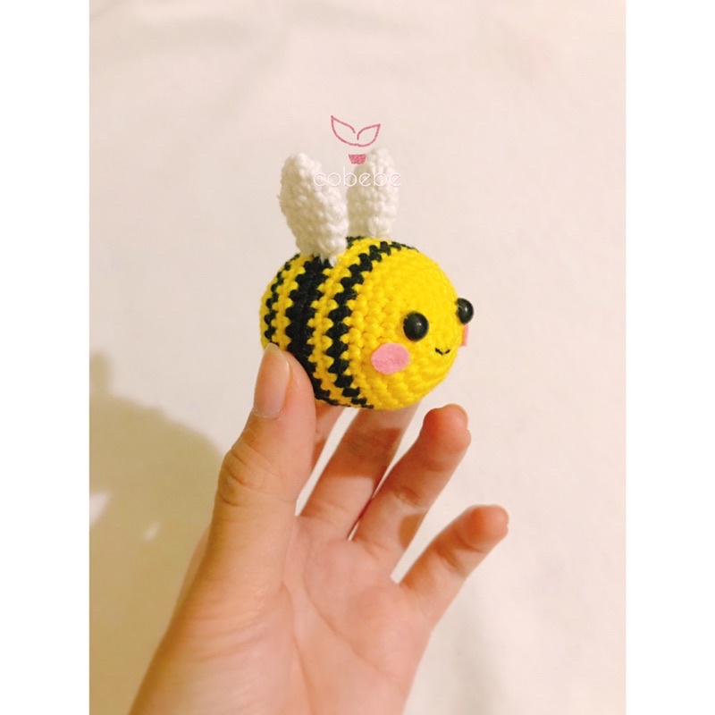 Móc khoá con ong handmade bằng len cute