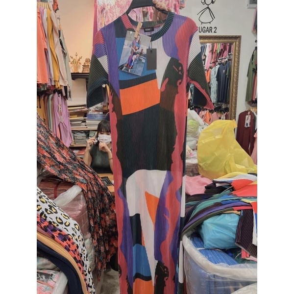 Đầm suông hoạ tiết dập ly thái