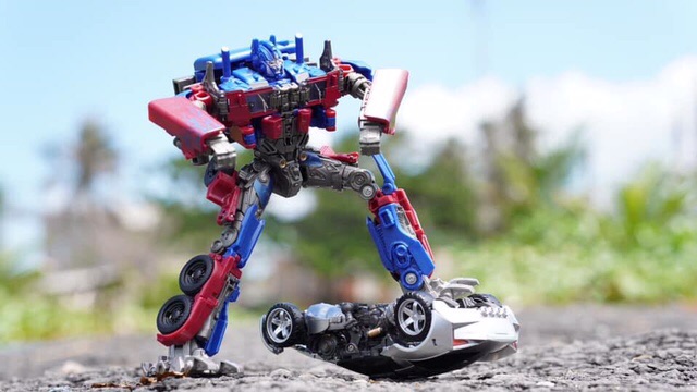 GUADAM TRANSFORMER OPTIMUS PRIME KIM LOẠI RÔ BỐT