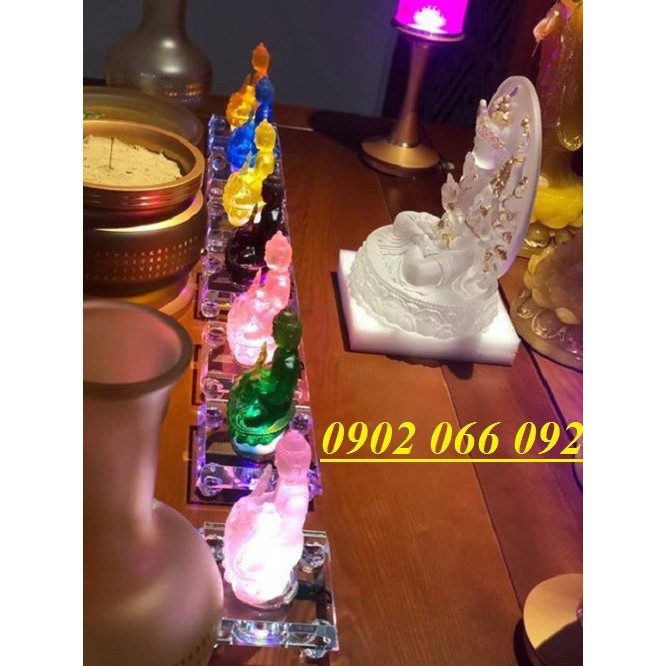 Đế đèn led pha lê đổi màu làm sáng tượng, trang trí