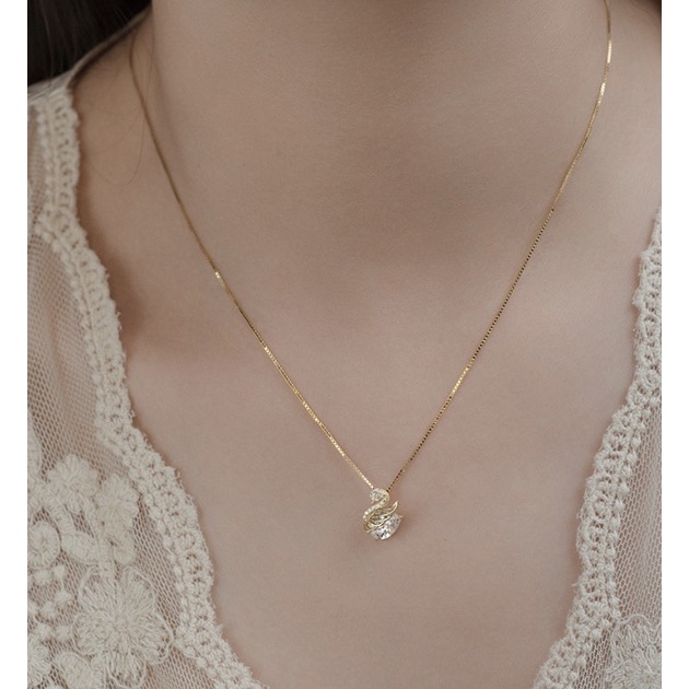 Dây chuyền titan nữ không gỉ mạ vàng 18k hình thiên nga đá sang chảnh  Her Accessories CT26