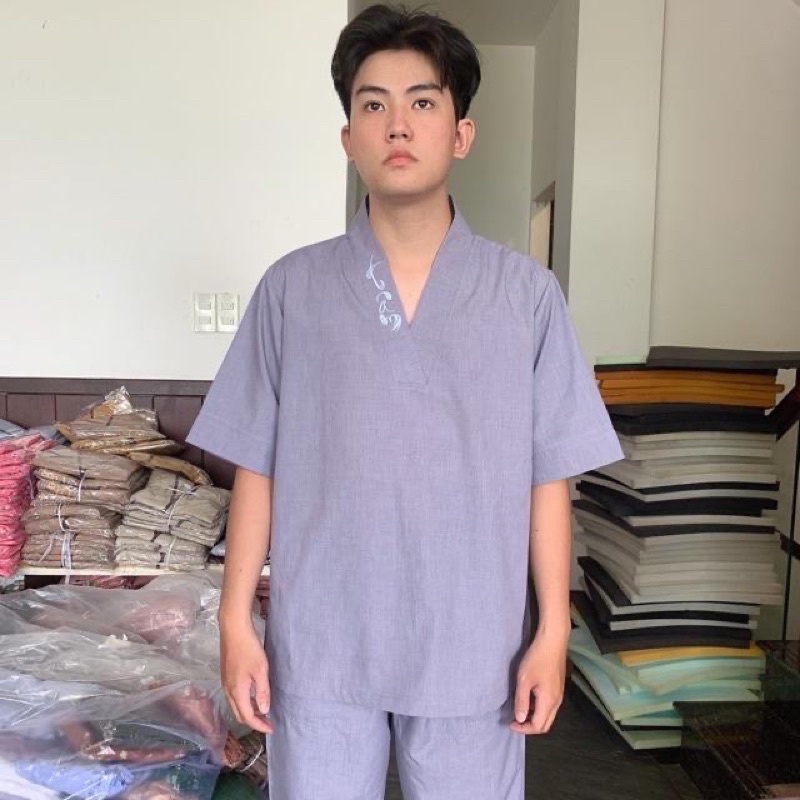 Đồ đi chùa nam-Mẫu cổ V thêu chữ