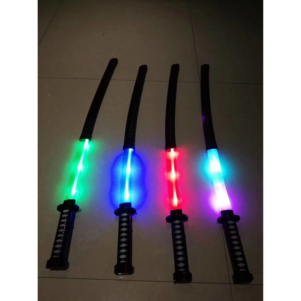 Đồ chơi Kiếm phát sáng, Katana phát sáng có dèn led và âm thanh tặng kèm 3 viên pin