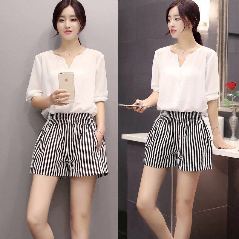 Comfortable sports pleated striped shorts women's pleated shorts