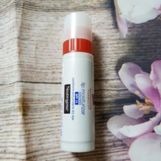 Son dưỡng môi chống nắng