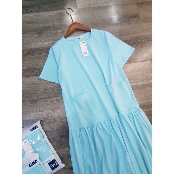 Đầm midi suông G..U cực xinh