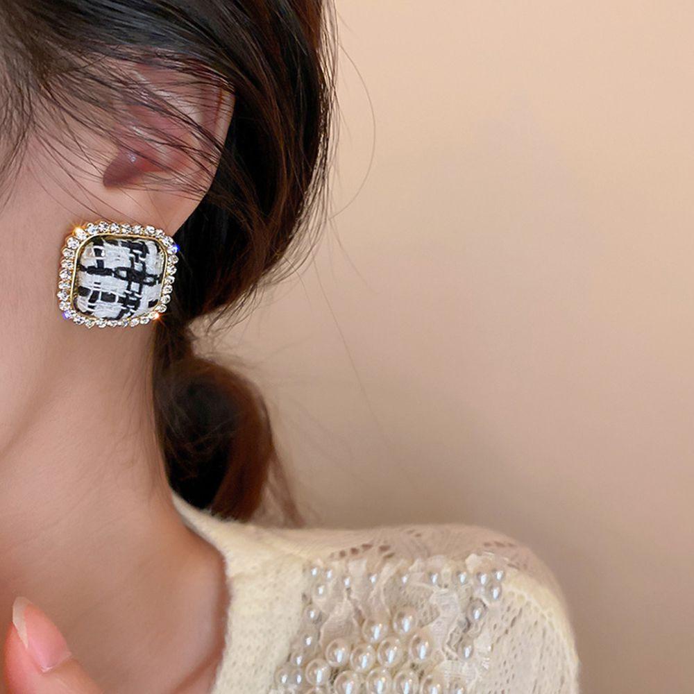 MXGOODS Đôi Khuyên Tai Hình Vuông Đính Nút Phong Cách Hàn Quốc Thời Trang Thu Đông Cho Nữ