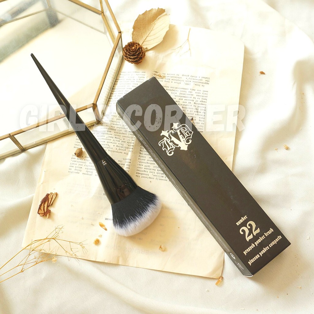 Cọ Phủ Phấn Nén Kat Von D22 - Girl's Corner