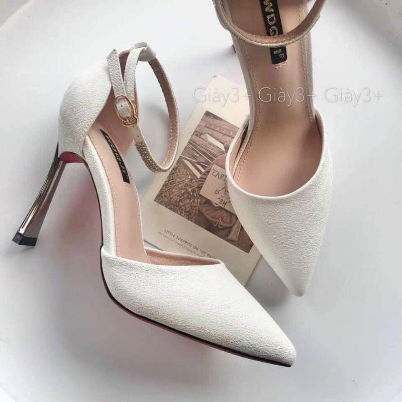 Giày cao gót trắng gót nhọn kim loại đi tiệc
