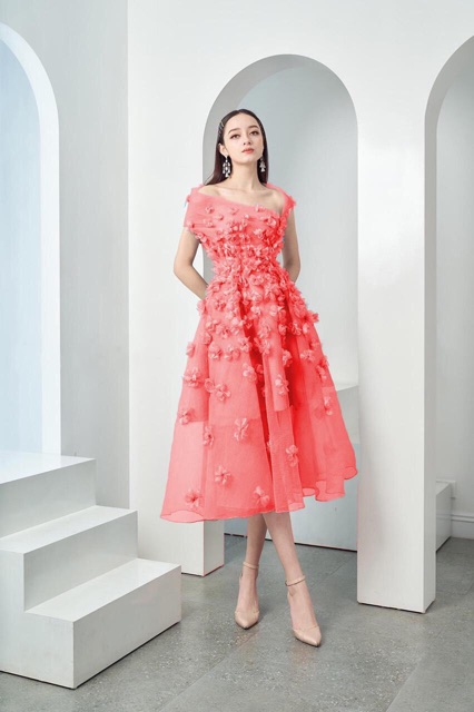 Đầm bẹt xéo vai đính hoa nỗi 500 cánh hoa LiLy store  Ms832v