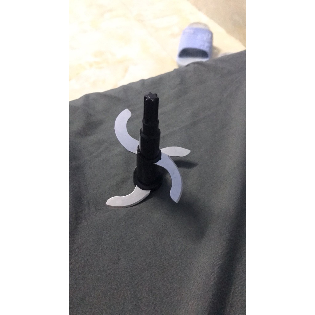 Lưỡi dao máy xay osaka 2019 nắp nâu thân trắng 2 mẫu cho khách lựa chọn