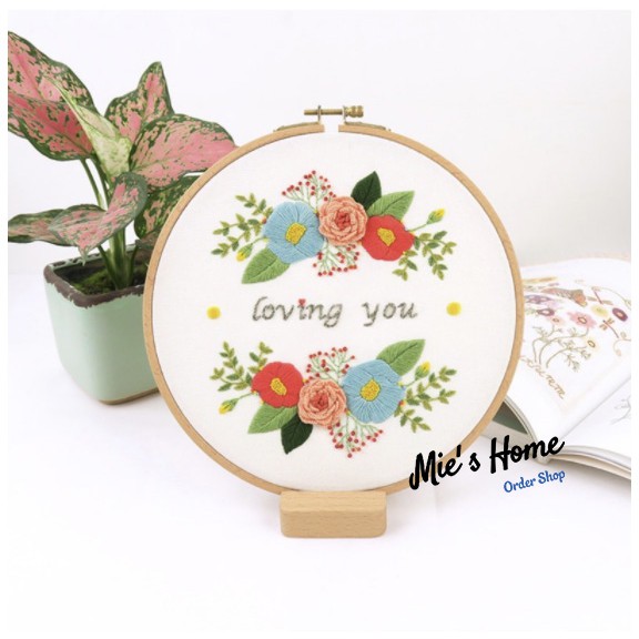 Kit DIY tranh tự thêu tay - mẫu Hoa cỏ và lá Love you Miss you có hướng dẫn (đã bao gồm khung thêu) Mie handmade Shop