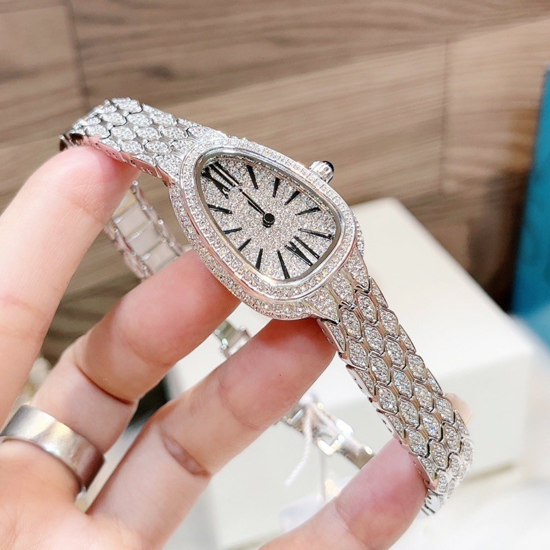 Đồng hồ nữ Davena .