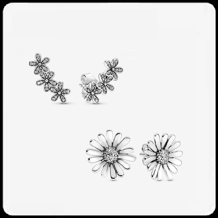 Sparkling Daisy Flower Trio Stud Earrings
