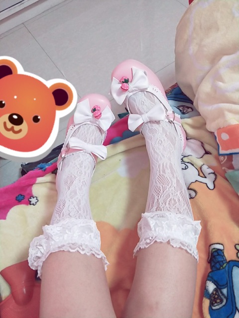 Giày lolita Nhật Bản hoa văn dâu tây phối chuông nhỏ