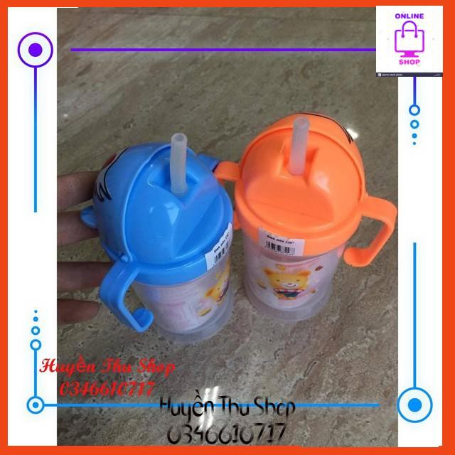 Bình tập hút cho bé