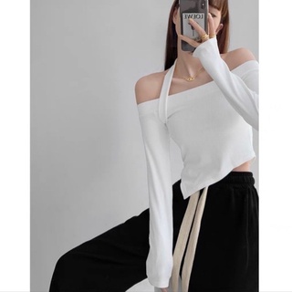 Áo croptop vạt chéo trễ vai tay dài