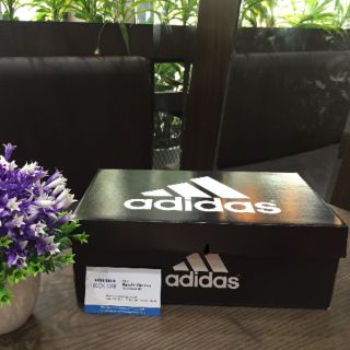 Hộp đựng giày Adidas đen