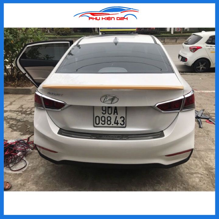 Đuôi gió sau xe liền cốp Accent 2018-2019-2020-2021 hàng mộc chưa sơn