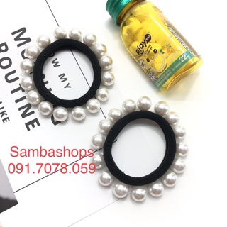 Cột tóc đính hạt trắng
