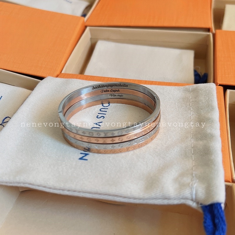 VÒNG TAY LV KHẮC TÊN INOX KO GỈ