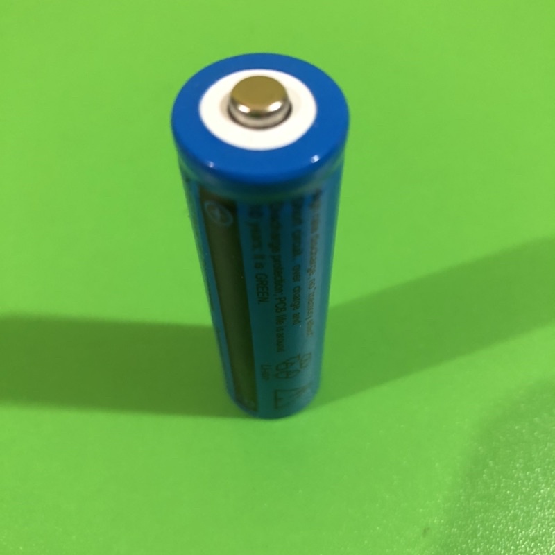 👍 pin sạc : YANG GUANG các loại đèn pin siêu sáng , tông đơ dùng pin tròn các thiết bị dùng điện áp 4.2v