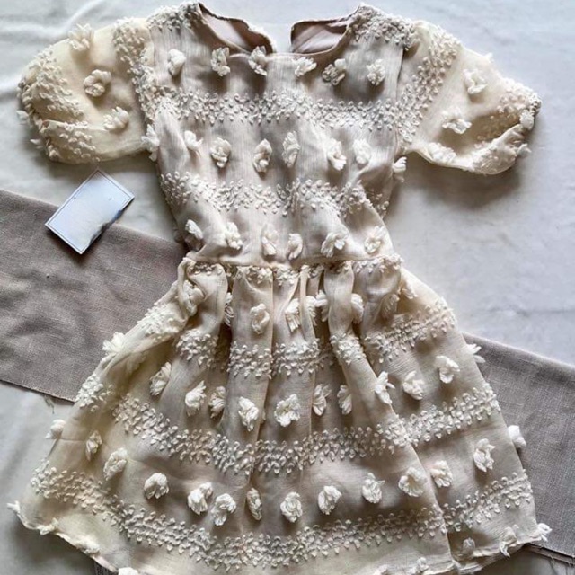 Đầm hoa kem size S