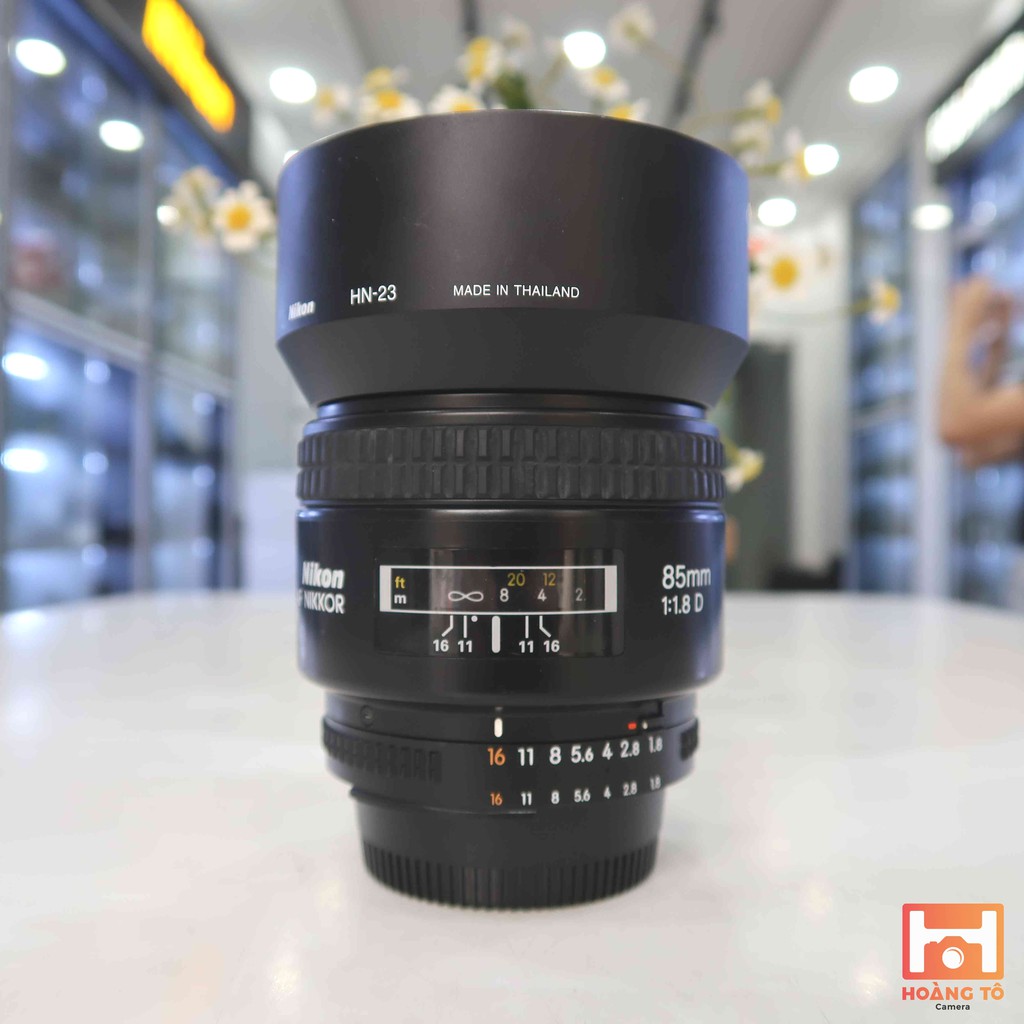 Ống kính Nikon AF 85mm f/1.8 D cũ khá đẹp