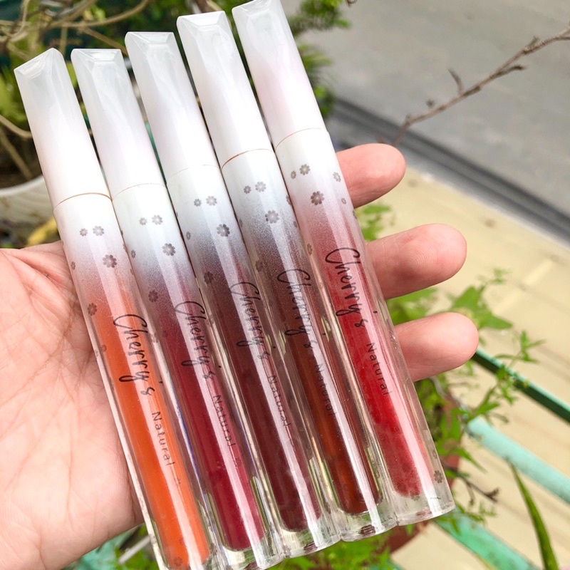 Son kem lì hữu cơ ,nhẹ môi , không chì, không thâm môi.