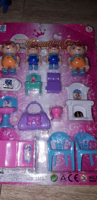 Bộ đồ chơi bàn ghế nội thất và 4 chú Heo bằng nhựa