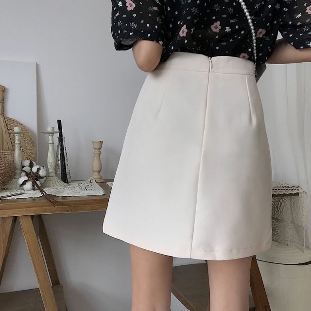 Chân váy chữ A ngắn xẻ trước có quần chống lộ - M3