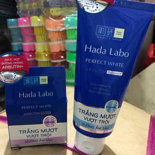 bộ kem dưỡng ẩm và sữa rữa mặt dưỡng da trắng mượt vượt trội Hada Labo.