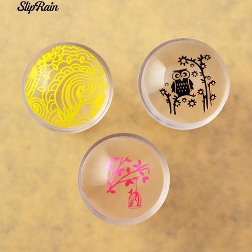 Set con dấu và đồ nạo dùng làm móng tay tiện dụng