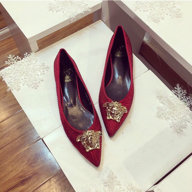 Bệt Versace đá xoàn