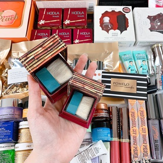 Phấn tạo khối Benefit Hoola
