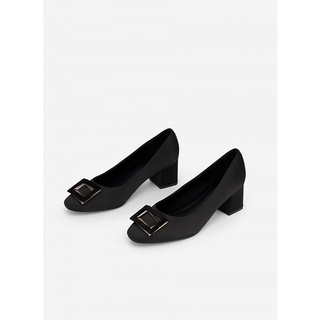 Vascara Giày Bít Satin Đính Khóa Vuông Kim Loại - BMN 0492 - Màu Đen