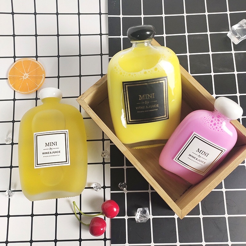 Chai thuỷ tinh dẹt tròn nắp nhựa đựng cafe, nước ép, sữa hạt siêu xinh (250ml/350ml/500ml)
